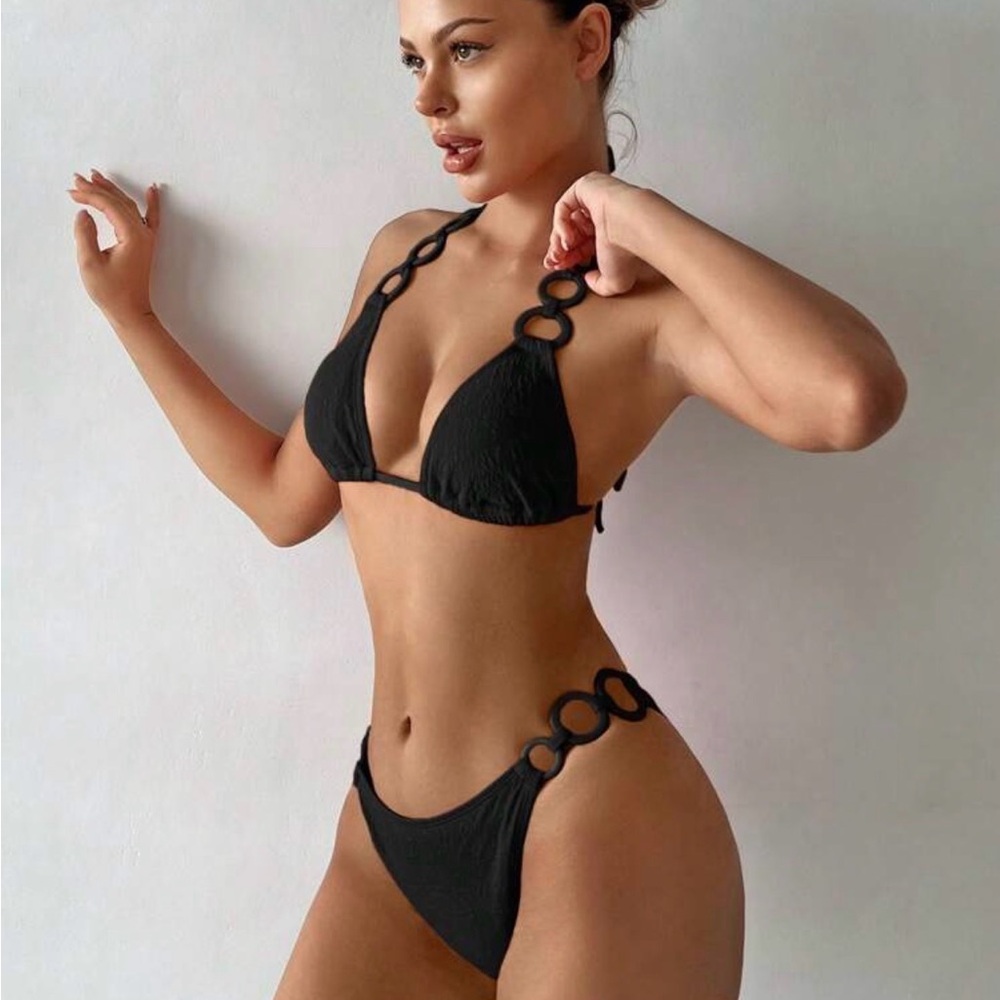 Elegant Black Ring Detail Bikini